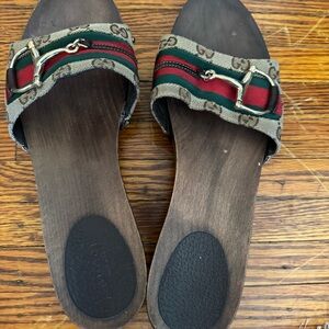 Gucci wooded sandals